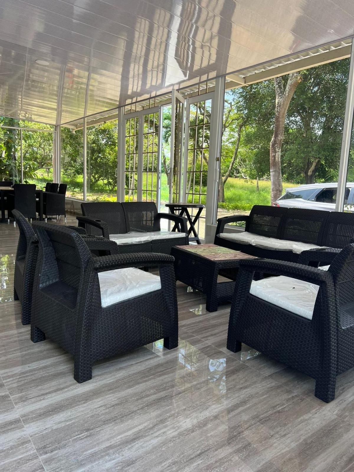 Villa Nirvana. *